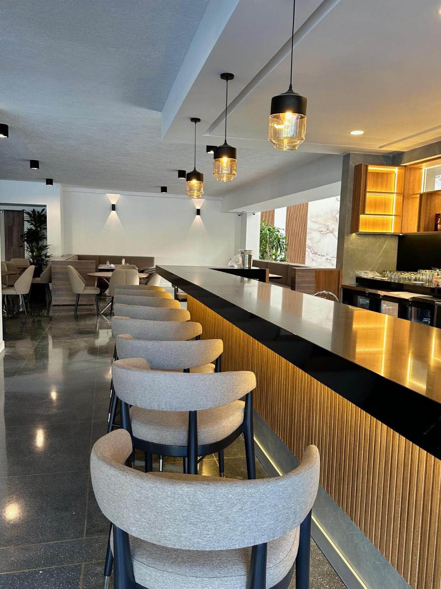 Eurobuilding Tama San Cristobal Hotell Exteriör bild