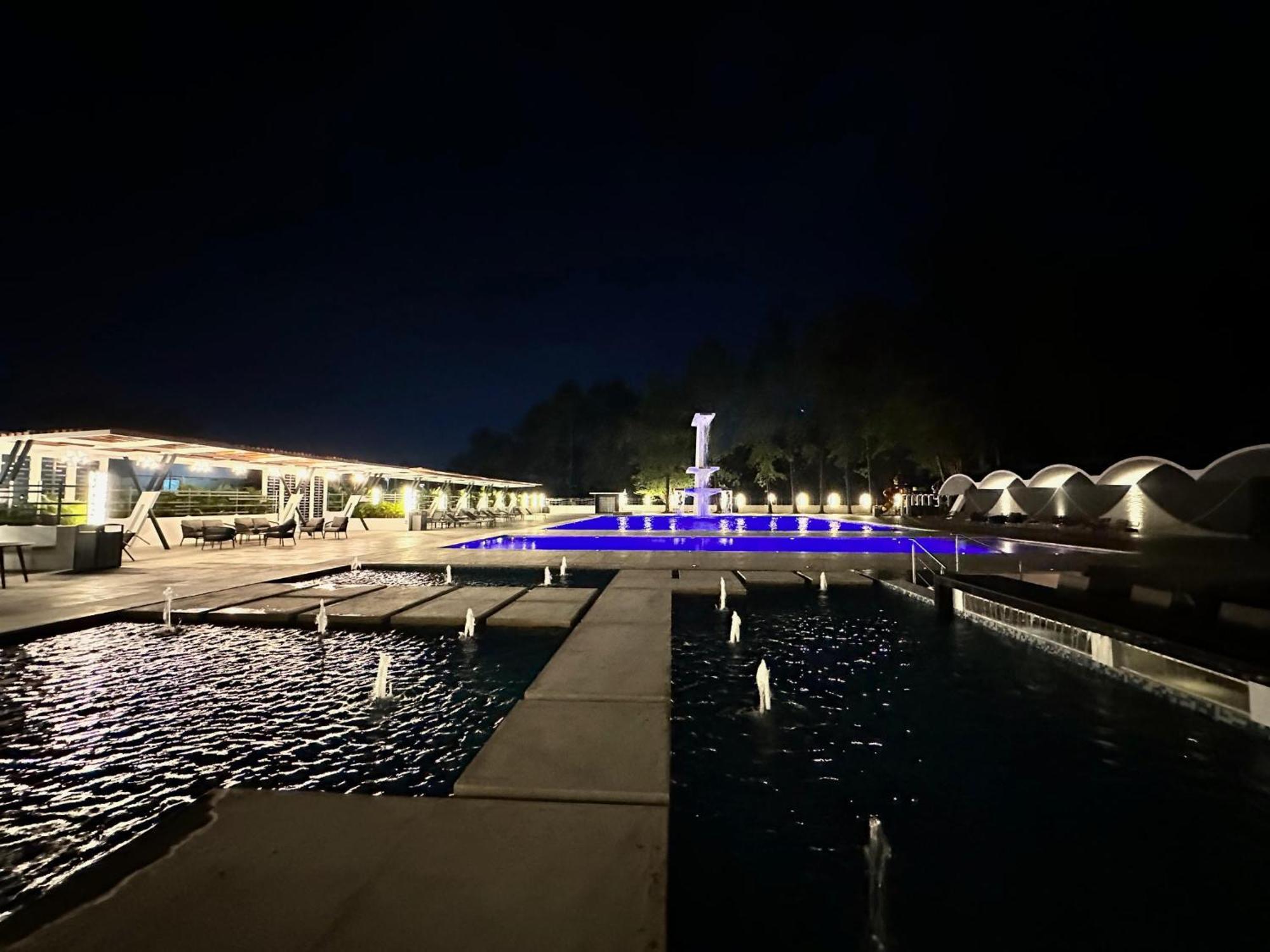 Eurobuilding Tama San Cristobal Hotell Exteriör bild