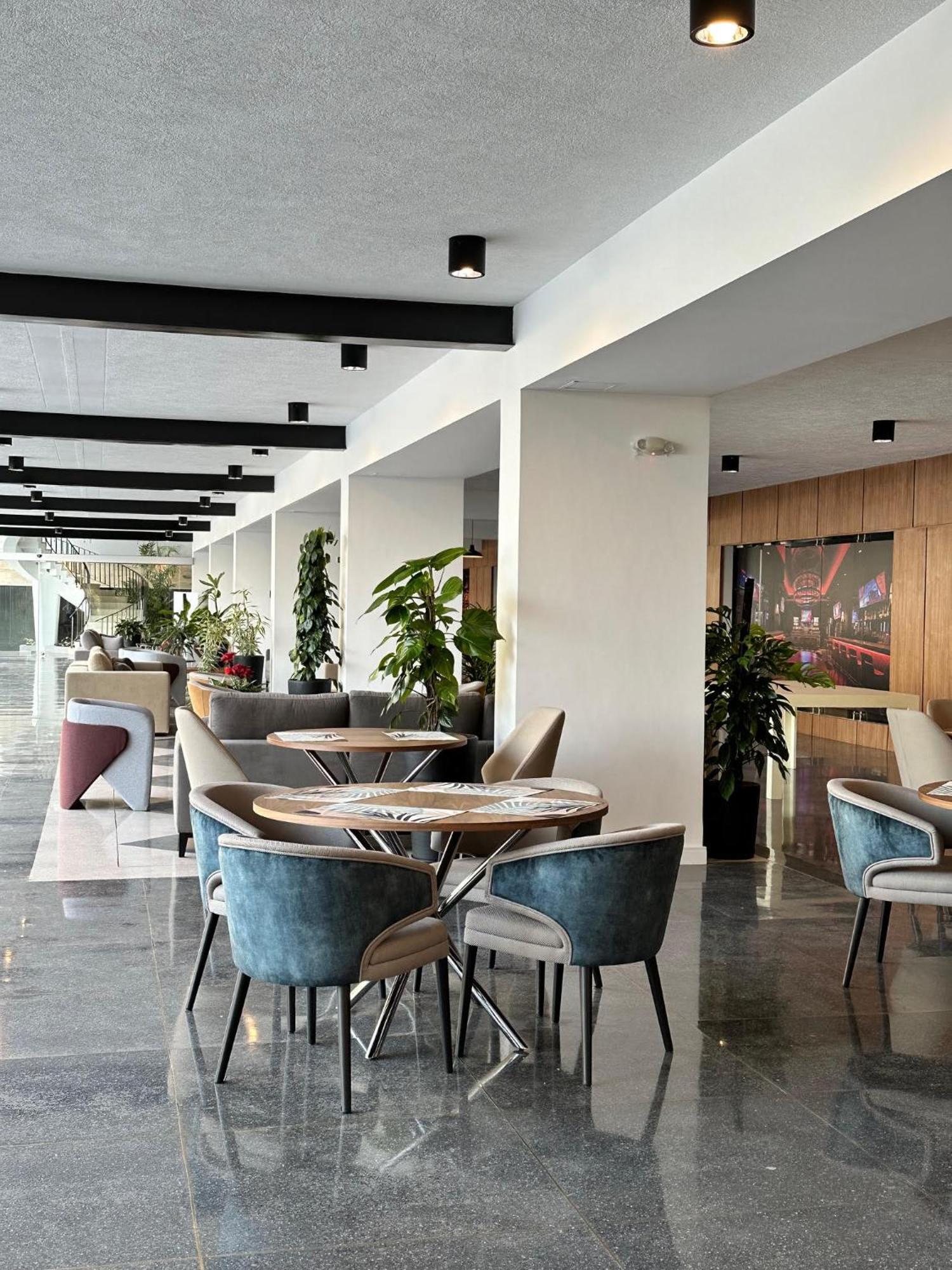 Eurobuilding Tama San Cristobal Hotell Exteriör bild