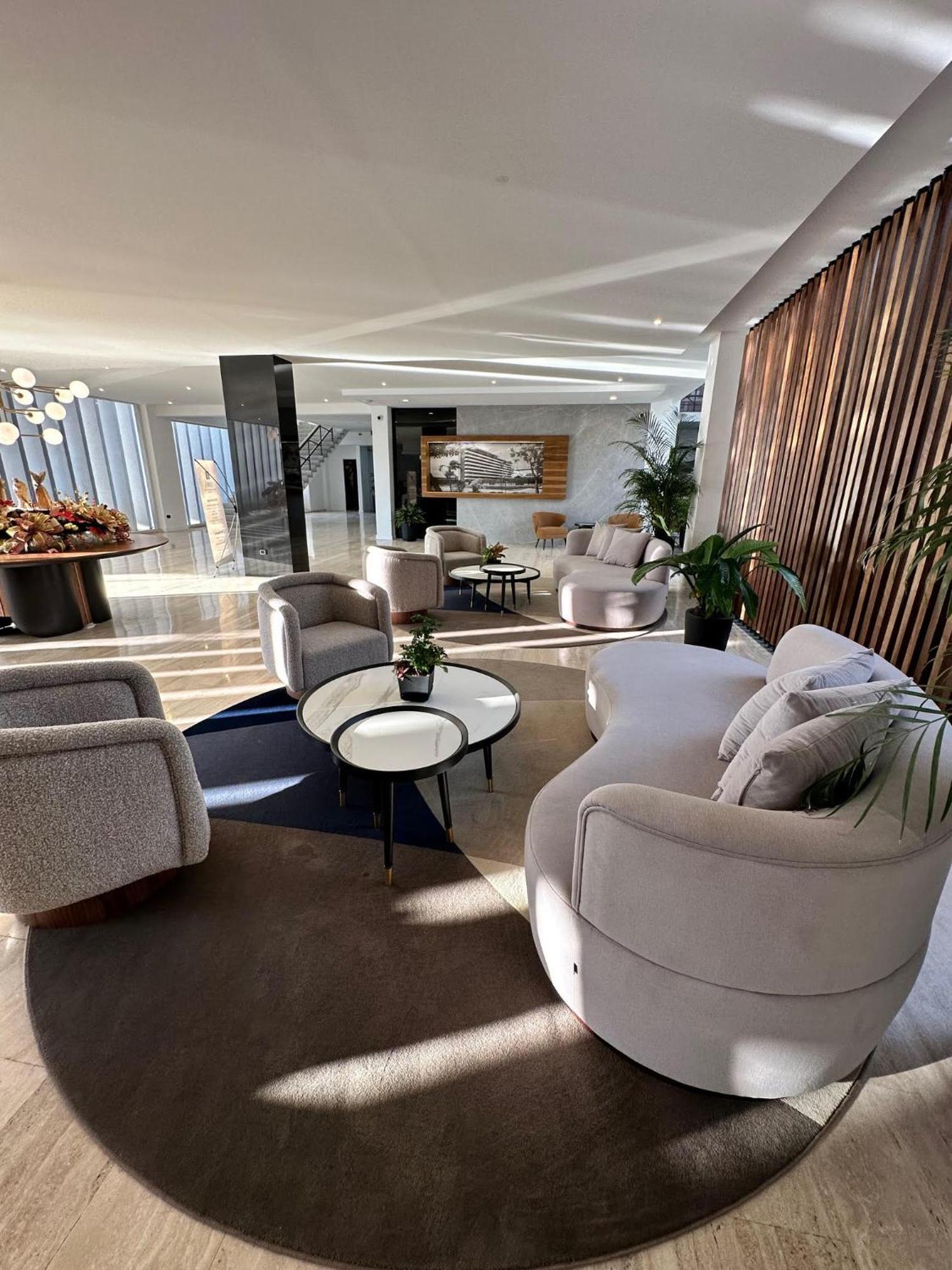 Eurobuilding Tama San Cristobal Hotell Exteriör bild